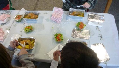 Σχολικά Γεύματα σε μαθητές δημοτικών σχολείων